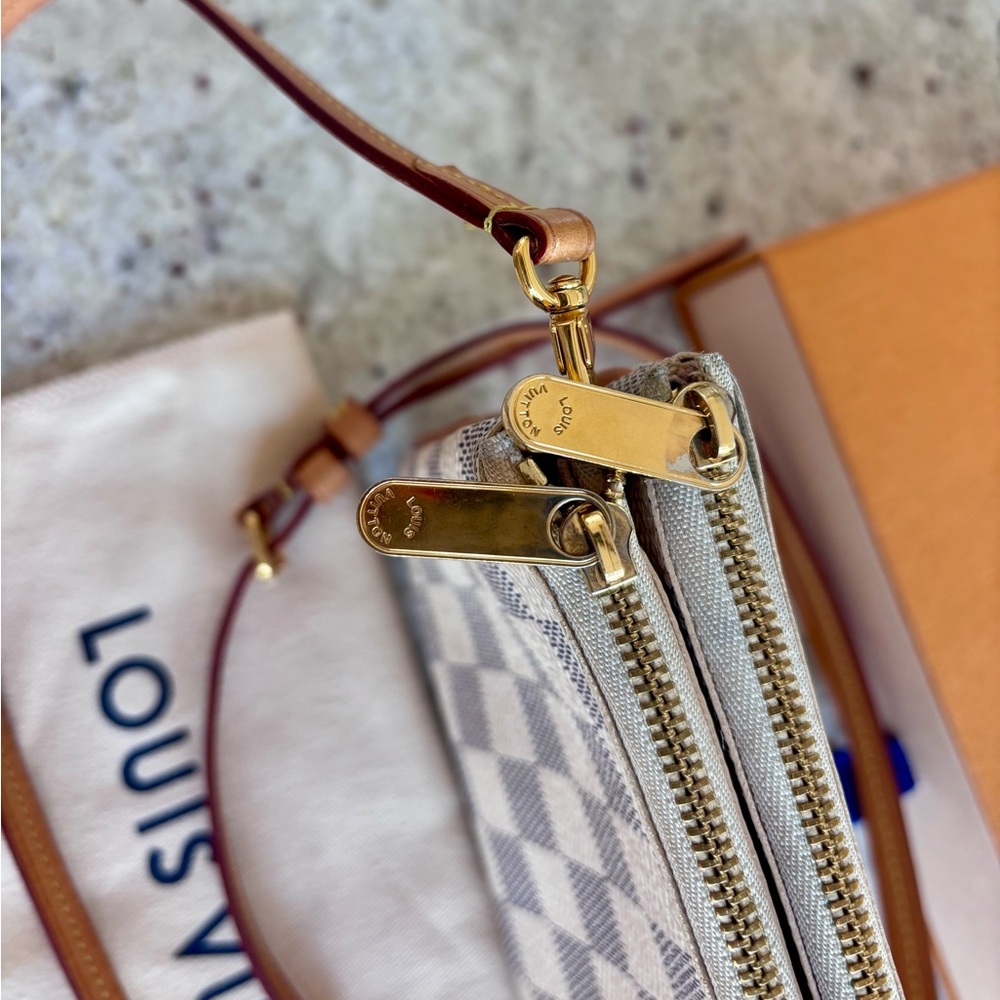 Louis Vuitton Double Zip Pochette Damier Azur - Picture 7 of 16